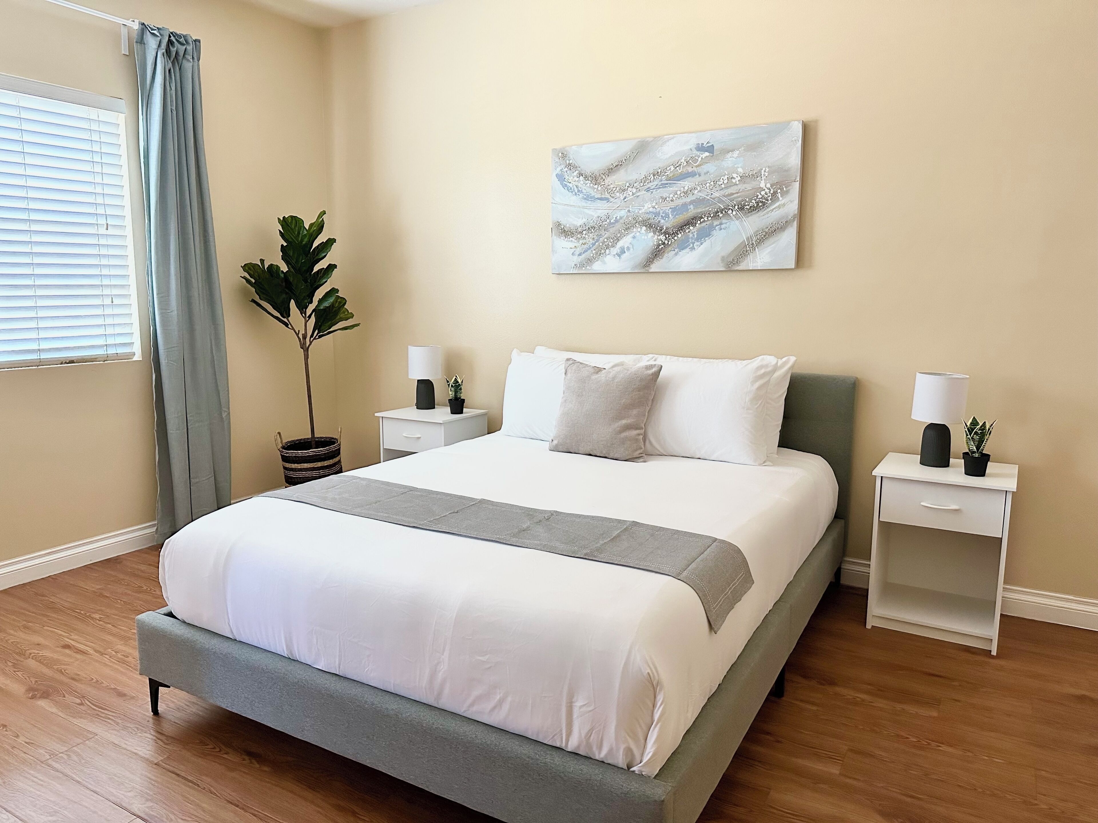 5 habitaciones, tabla de planchar con plancha y wifi gratis 