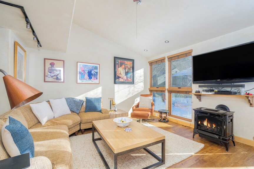 Experience Mountain Views In This Spacious 3-bedroom Telluride Lodge #423 - Telluride, CO