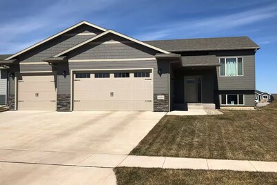 Southeast Retreat 4Beds 3bath Family&Pet friendly!