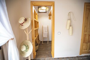 Shower, free toiletries, towels, soap