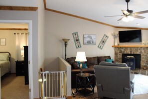 TV - Family Friendly Home with Large Fenced Yard! (Hot Springs Village)