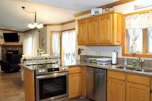 Fridge, microwave, oven, stovetop - Family Friendly Home with Large Fenced Yard! (Hot Springs Village)