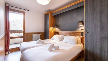 1 bedroom, iron/ironing board, travel cot, free WiFi