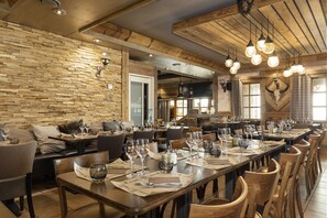 Dining - Au pied des pistes | Charmant T2 | Piscine (Val Thorens)