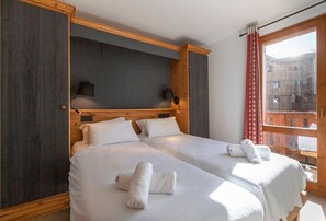 2 bedrooms, iron/ironing board, travel crib, free WiFi