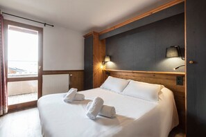 3 bedrooms, iron/ironing board, travel cot, free WiFi - Accès direct aux pistes | Vue imprenable + piscine (Val Thorens)