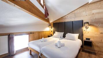 4 slaapkamers, een strijkplank/strijkijzer, reisbedje, gratis wifi