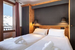 4 chambres, fer et planche à repasser, lit parapluie, Wi-Fi gratuit