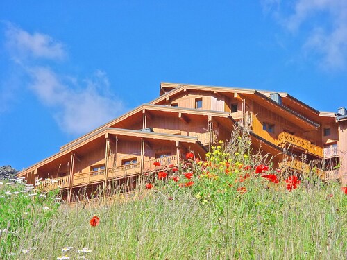 Ski aux pieds | Vue imprenable + piscine