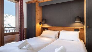 5 bedrooms, iron/ironing board, travel crib, free WiFi