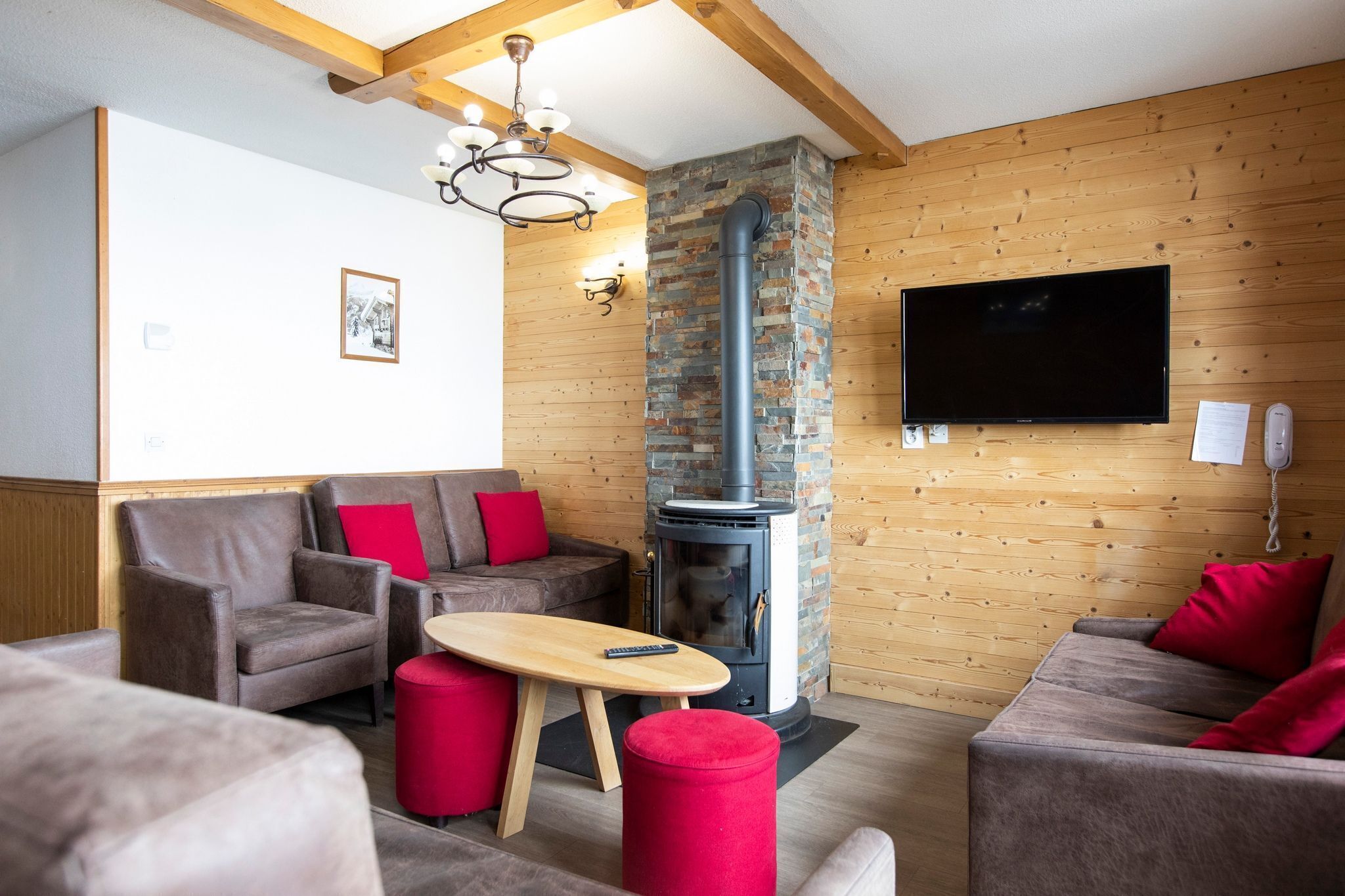 Télévision, cheminée