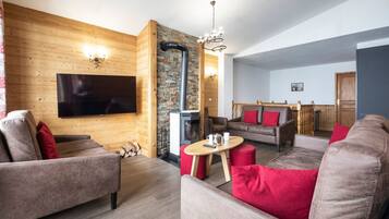 Télévision, cheminée