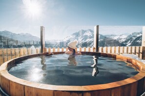Spa - T2 de charme + ski aux pieds ! Accès à la piscine (Montvalezan)
