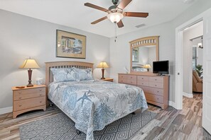 3 bedrooms, iron/ironing board, free WiFi, bed sheets - Deep Creek 3 Bedroom Private Pool and Spa Home (Punta Gorda)