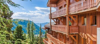 Ski aux pieds | Vue imprenable + piscine et sauna