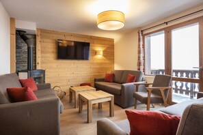 Télévision, cheminée