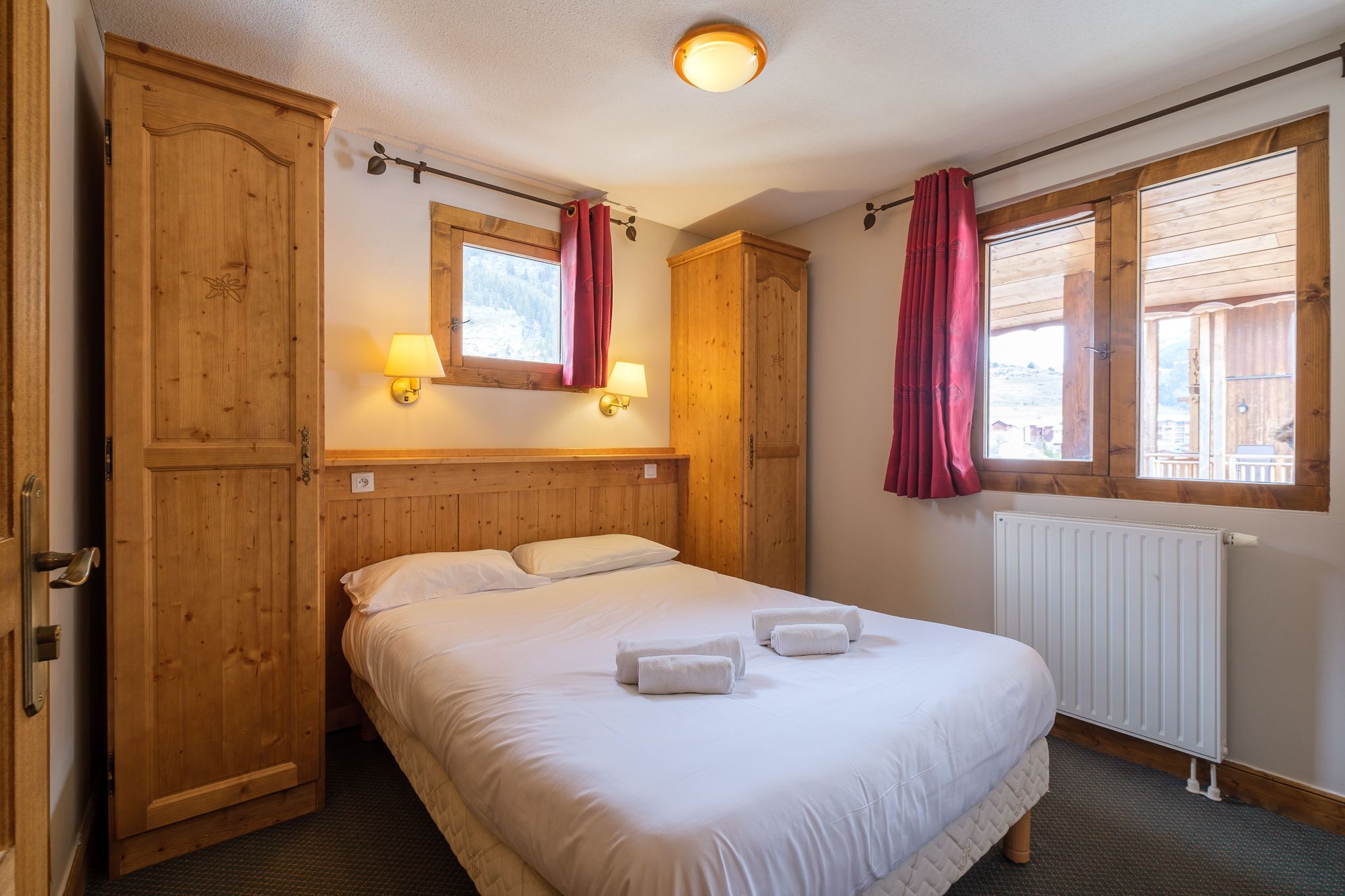 4 bedrooms, iron/ironing board, travel crib, free WiFi