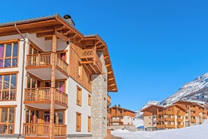 Exterior - Accès direct aux pistes + piscine | T4 + cabine (Val Cenis)