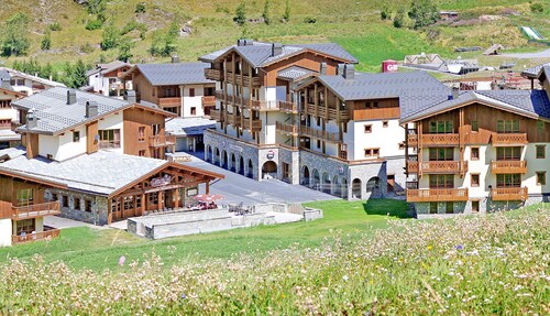 Ski aux pieds | Piscine | Sauna et hamman