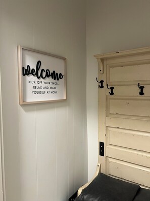 Interior - Charming 2-bedroom guesthouse in Connelly Springs (Connelly Springs)