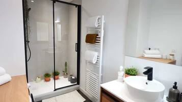 Een douche, een haardroger