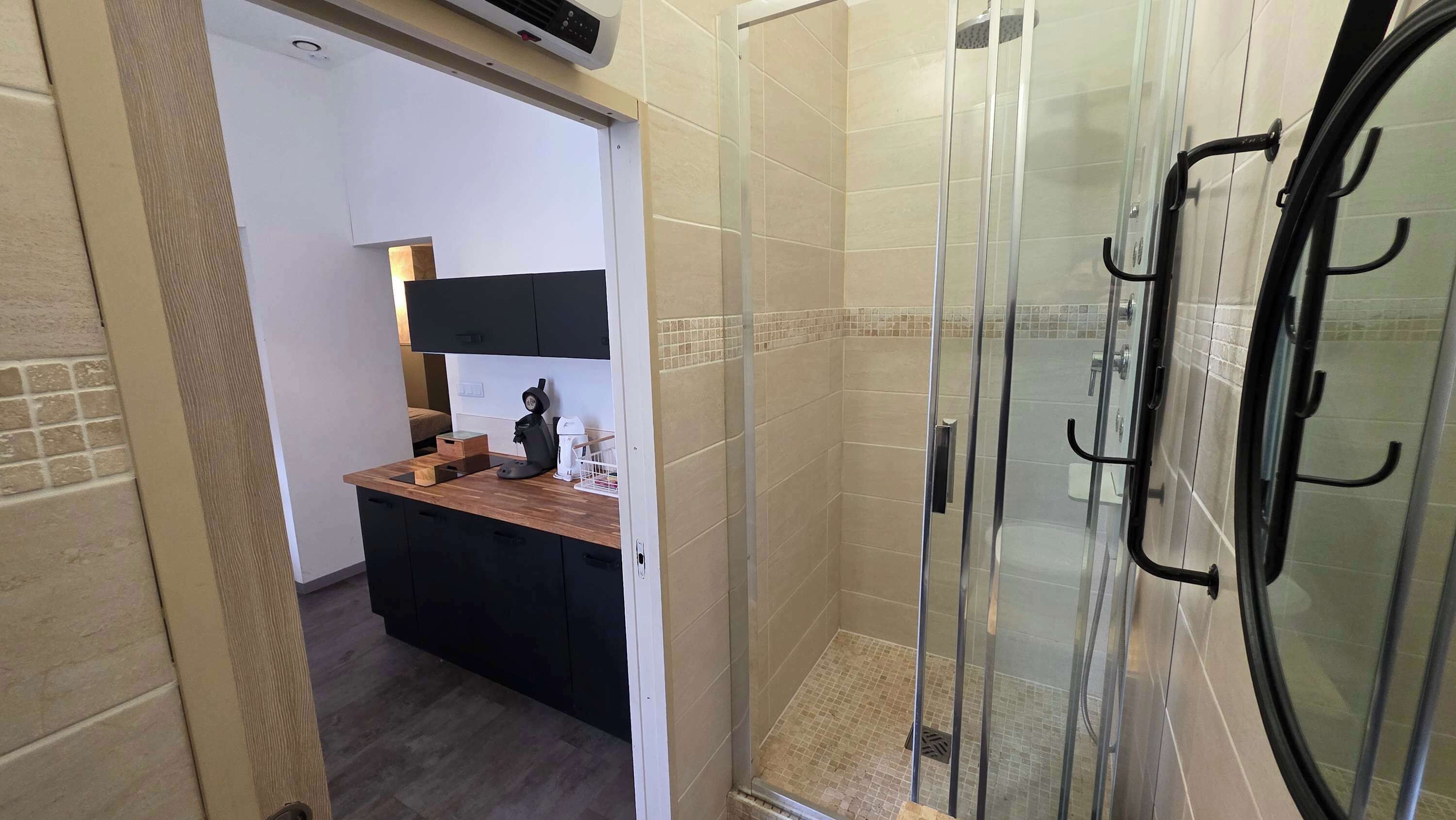 Douche, séchoir à cheveux