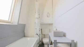 Douche, sèche-cheveux