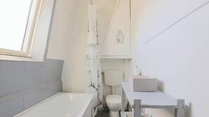 Douche, séchoir à cheveux