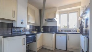 微波炉、烤箱、茶具/咖啡用具、厨具/餐具