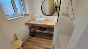 Suihku, hiustenkuivaaja