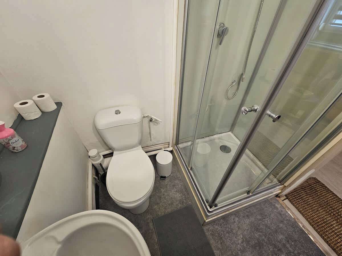 淋浴设施、吹风机