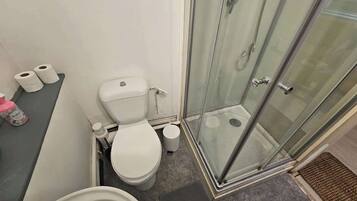 淋浴设施、吹风机