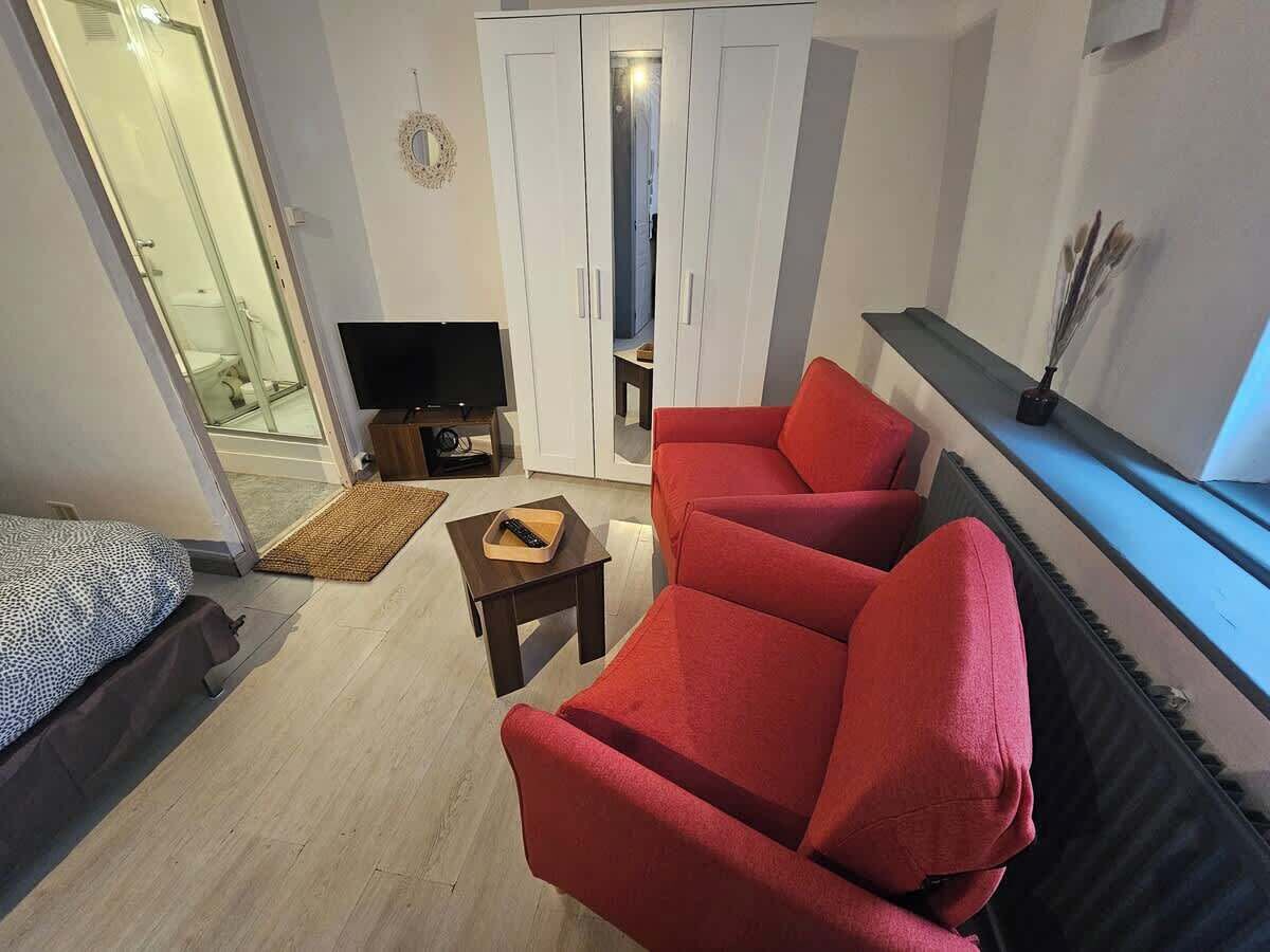 旅行婴儿床、WiFi、床单