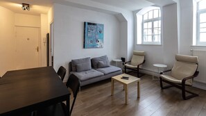 Téléviseur, bureau