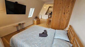 1 makuuhuone, silitysrauta/-lauta, vauvan matkasänky, Wi-Fi