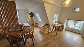 1 habitación, tabla de planchar con plancha, wifi y ropa de cama 