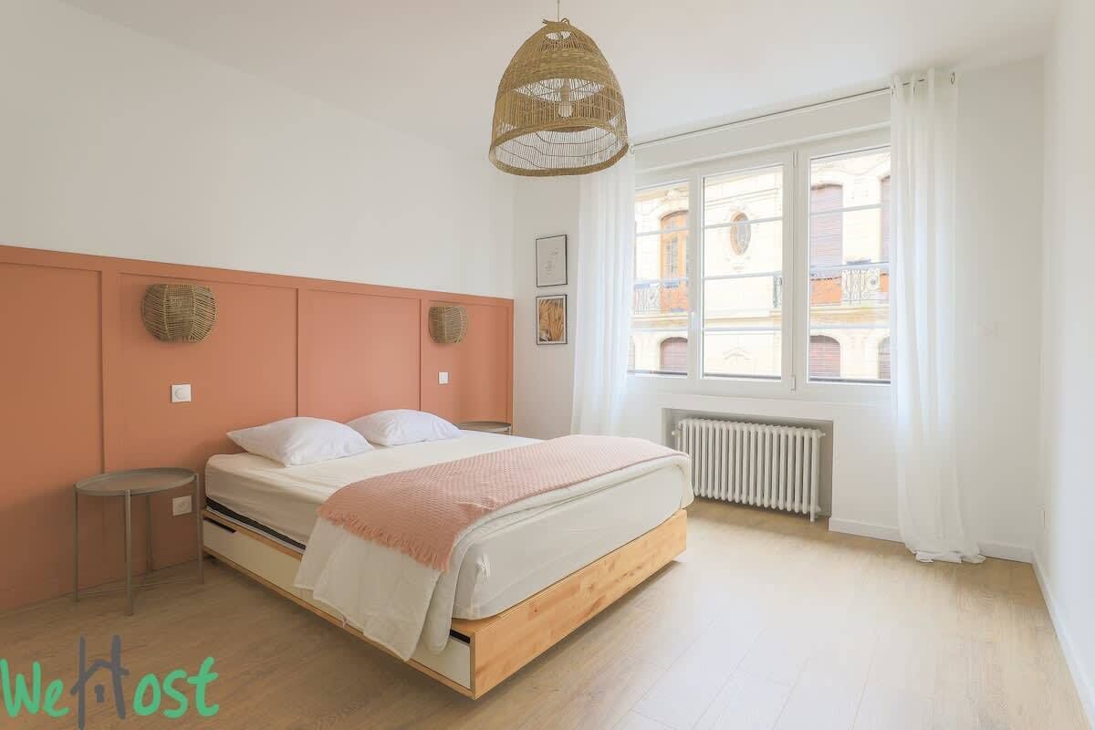 2 slaapkamers, een strijkplank/strijkijzer, reisbedje, wifi