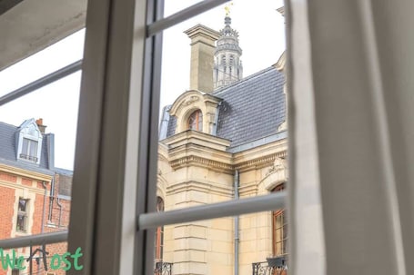 Interior. ARRASGW VIEZIERS Les chambres de Romy, charmant T3 hyper centre