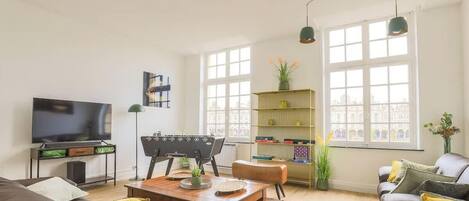 Televisión y oficina