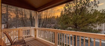 Forest Heights | Mountain Views, Hot Tub, Heated Floors & Pizza Oven