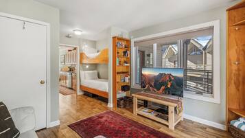 1 bedroom, free WiFi, bed sheets