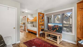 1 bedroom, free WiFi, bed sheets