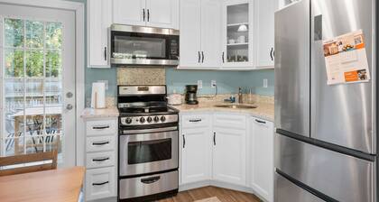 Bright Cape Cod Cottage, Half Mile to Beach