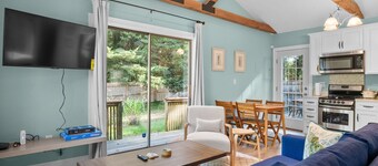 Bright Cape Cod Cottage, Half Mile to Beach