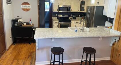 3-bedroom house in adorable Odon with WiFi and AC