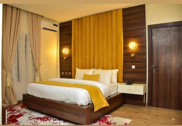 Deluxe Room, City View | Desk, laptop workspace, free WiFi