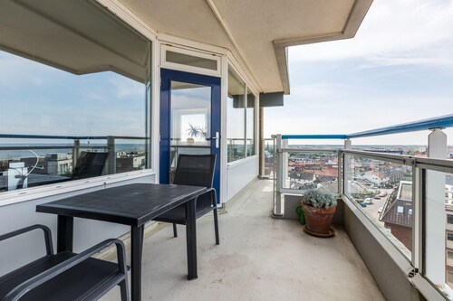 NEW IN OUR OFFER!  The corner apartment Sterflat221 is located on the 9th floor, on the sunny south-west side. It offers you a wonderful view of the beach, North Sea, village and dunes. Thanks to the altitude and the perfect position of the sun, you almos