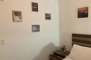 1 bedroom, desk, iron/ironing board, WiFi