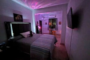 1 dormitorio, tabla de planchar con plancha, wifi y ropa de cama