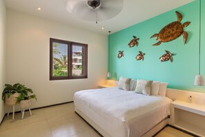3 bedrooms, iron/ironing board, free WiFi, bed sheets - Zihuatanejo 3BR • Stylish Villa w/ Beach Access (Zihuatanejo)